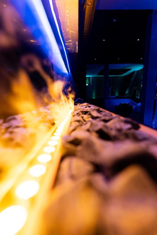 Les Secrets Rooms - Bonneval - Love Room - Spa Et Hammam Privatif Esterno foto