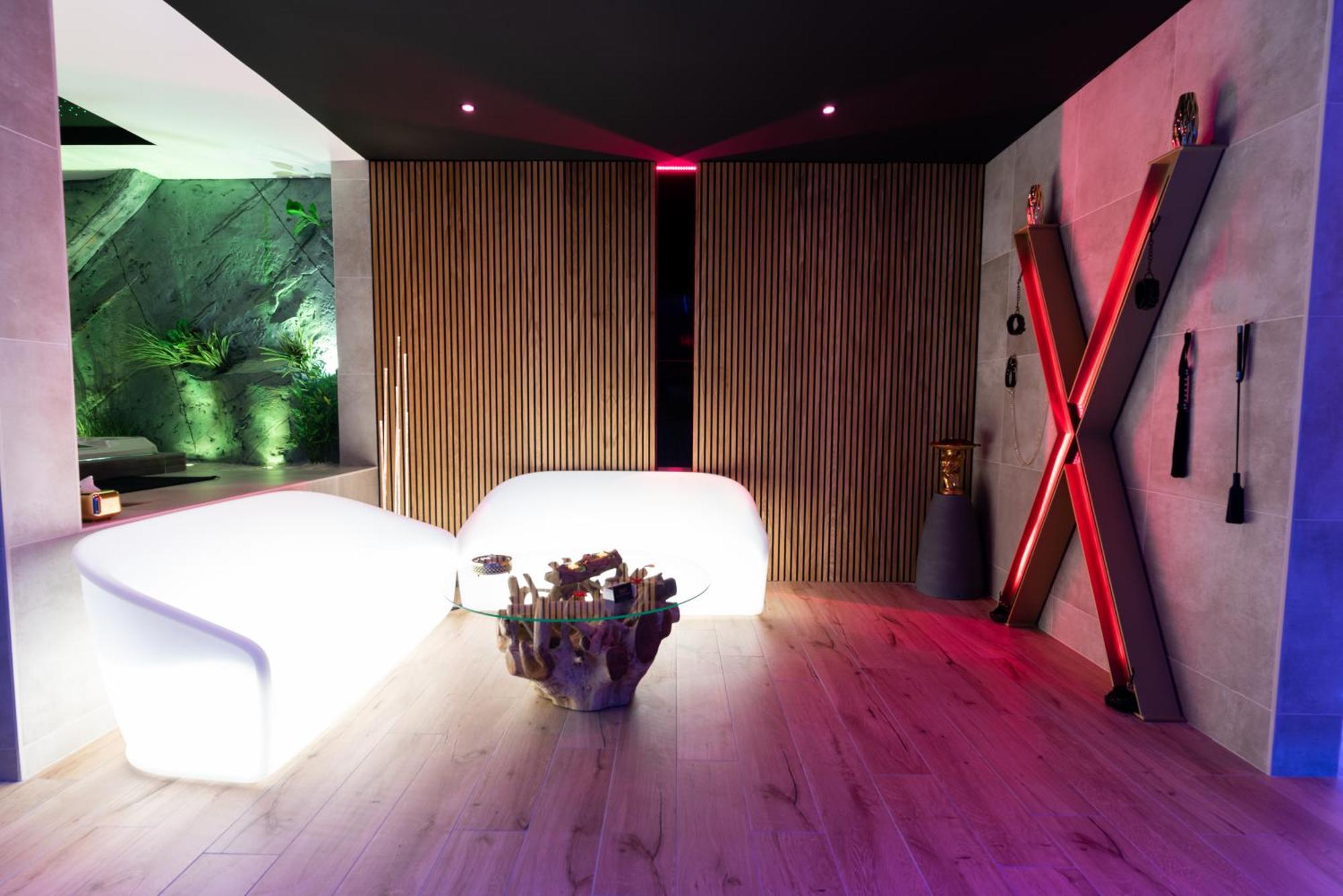 Les Secrets Rooms - Bonneval - Love Room - Spa Et Hammam Privatif Esterno foto
